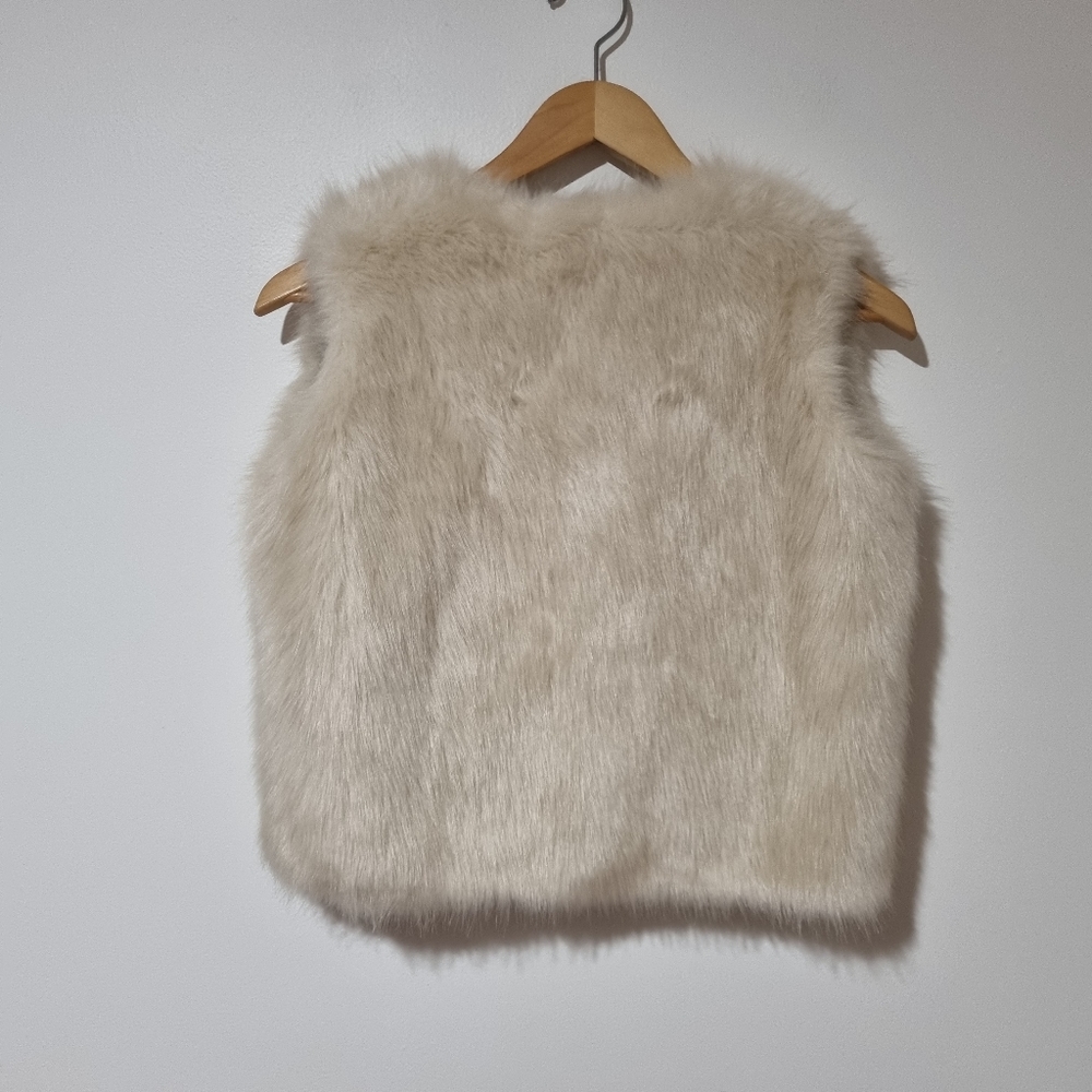 Country Road  Girls Size 12 Beige Faux Fur Reversable Vest Toggle Buttons - Picture 2 of 4